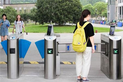 學(xué)校應(yīng)用人臉識(shí)別門禁系統(tǒng)應(yīng)該滿足哪些要求？